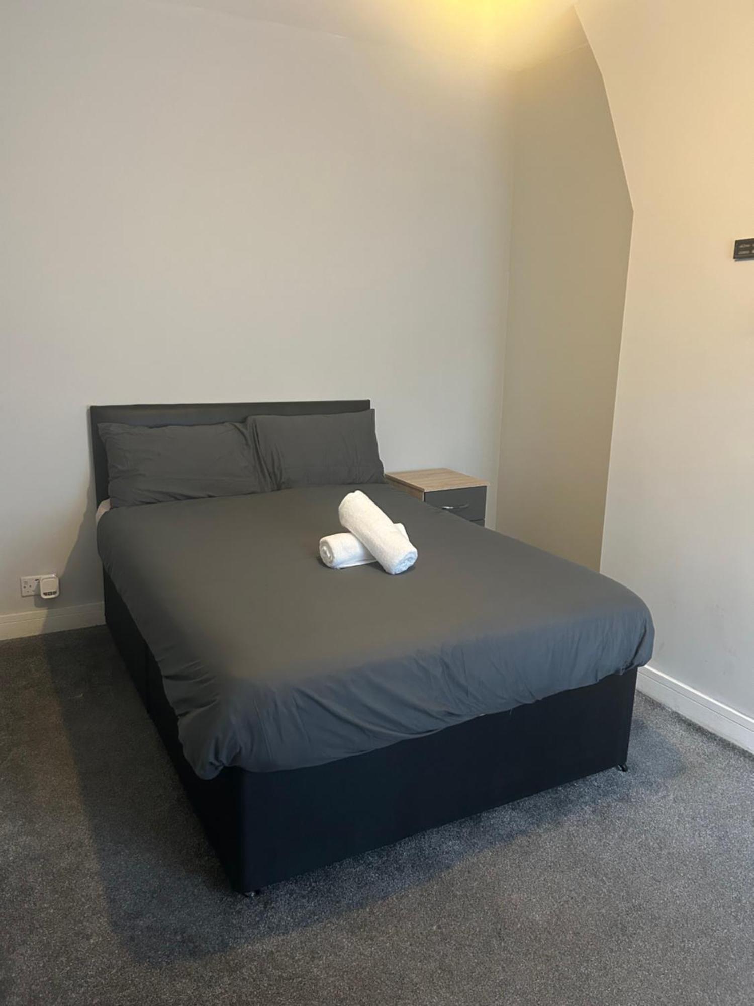 Brunswick Place Xxx Stoke-on-Trent Экстерьер фото