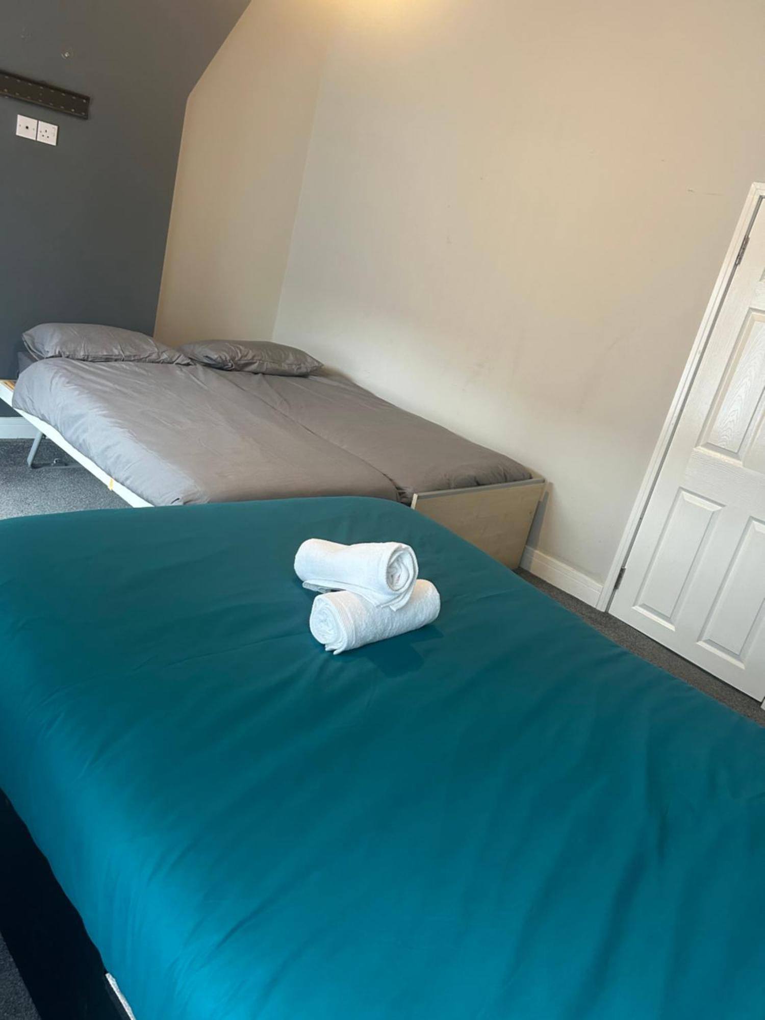 Brunswick Place Xxx Stoke-on-Trent Экстерьер фото